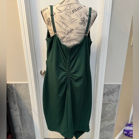 Dark Green Draped Plus Size Cocktail Dress Size 20 - Picture 3 of 4